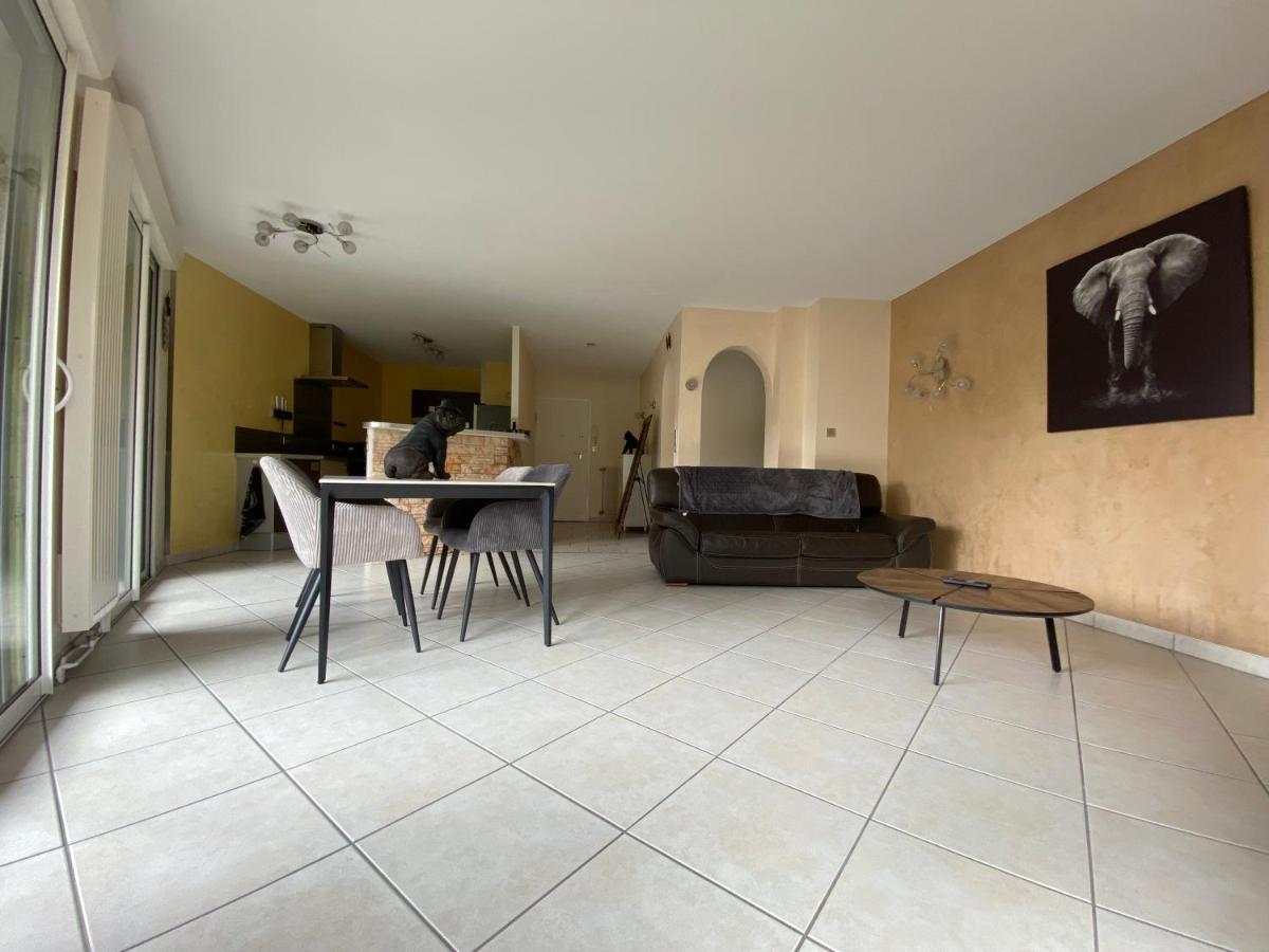 Decouvrez Le Charme Au Coeur De Gap Apartment Exterior foto