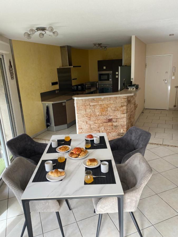 Decouvrez Le Charme Au Coeur De Gap Apartment Exterior foto